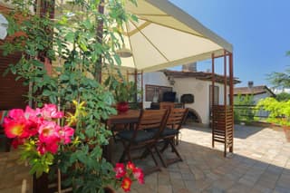 Spaziosa villa bifamiliare