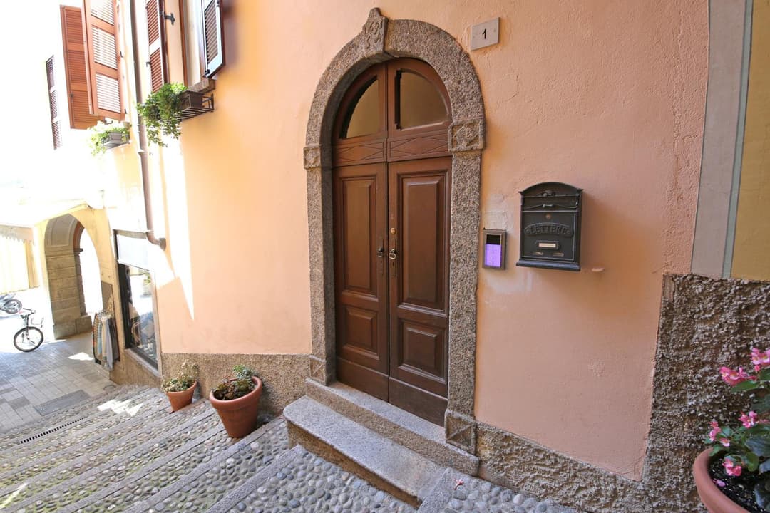 salita plinio 1 — photo 1 of 1