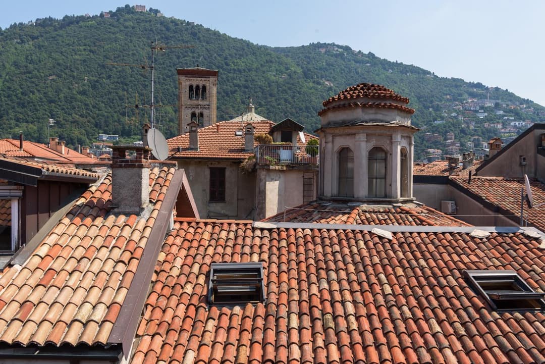 Palazzo Del Pero Luxury Attic - byMyHomeinComo — photo 1 of 33