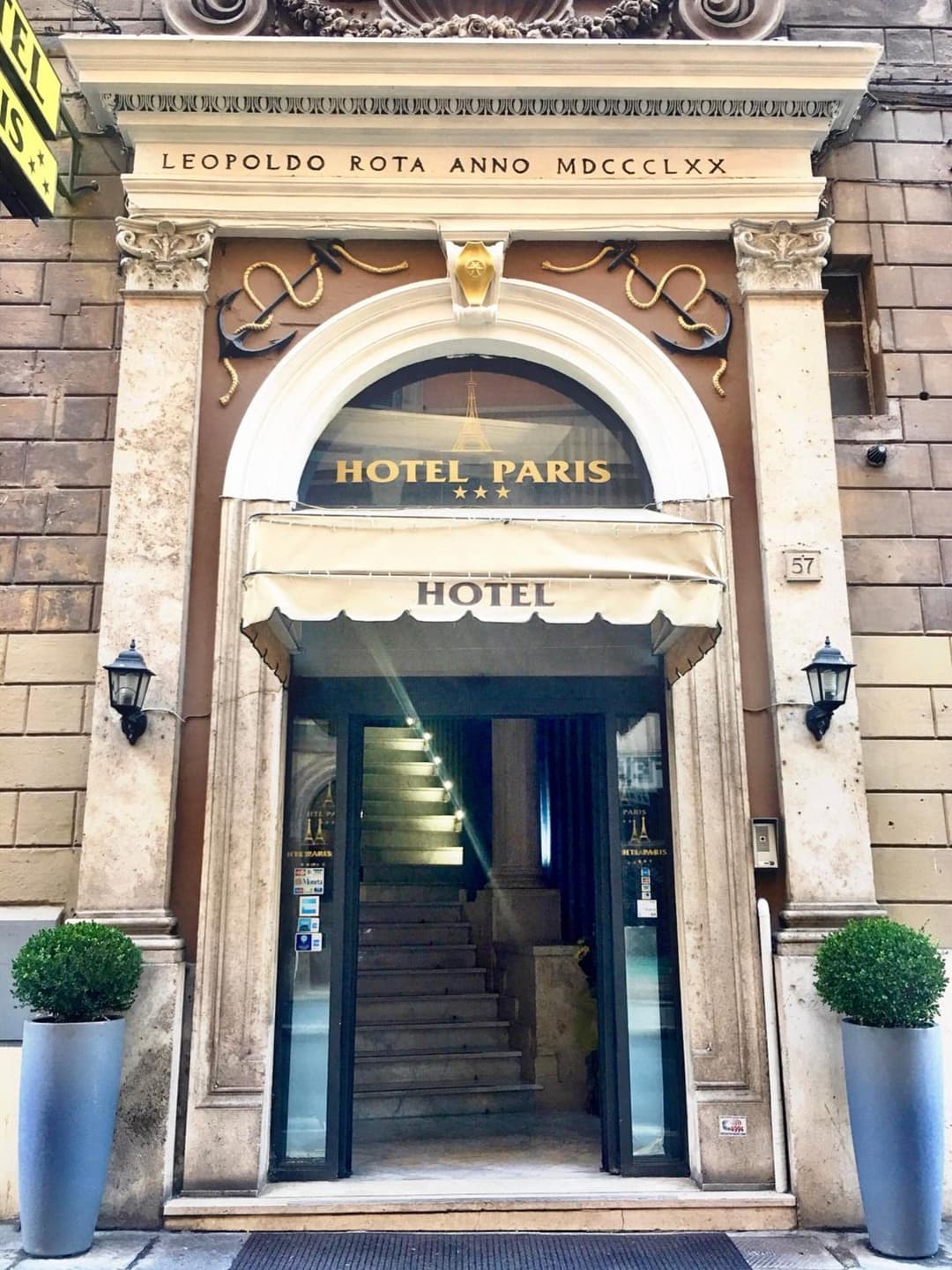 Hotel Paris — photo 1 of 1