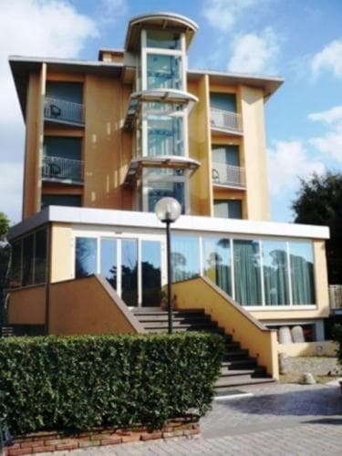 Hotel Florida Tirrenia — photo 1 of 34