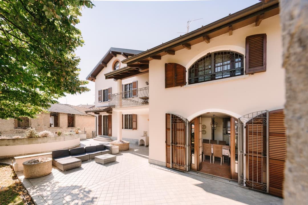 Villa Rosalia — photo 1 of 43