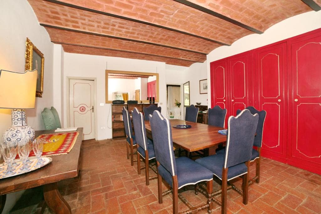 Villa in Private Estate,shared Pool,parking,3km to Ponte Vecchio — photo 1 of 1