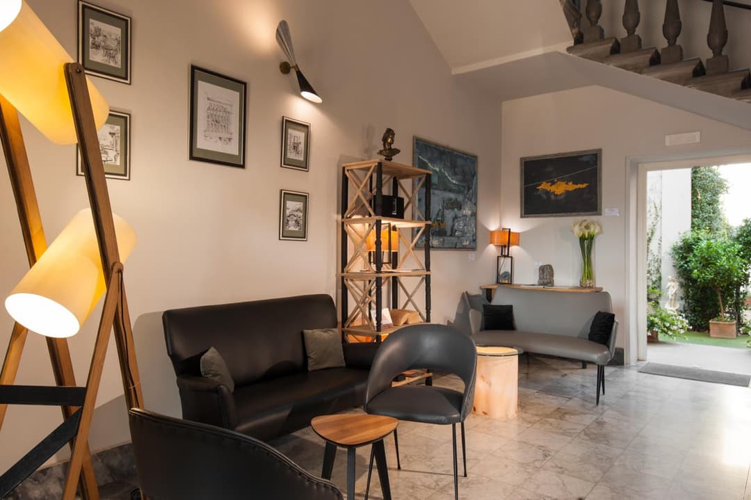 Hotel Lungarno Vespucci 50 — photo 1 of 60