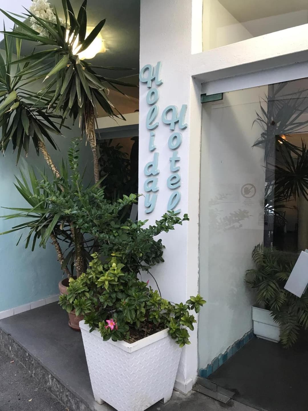 Hotel Holiday — photo 1 of 1