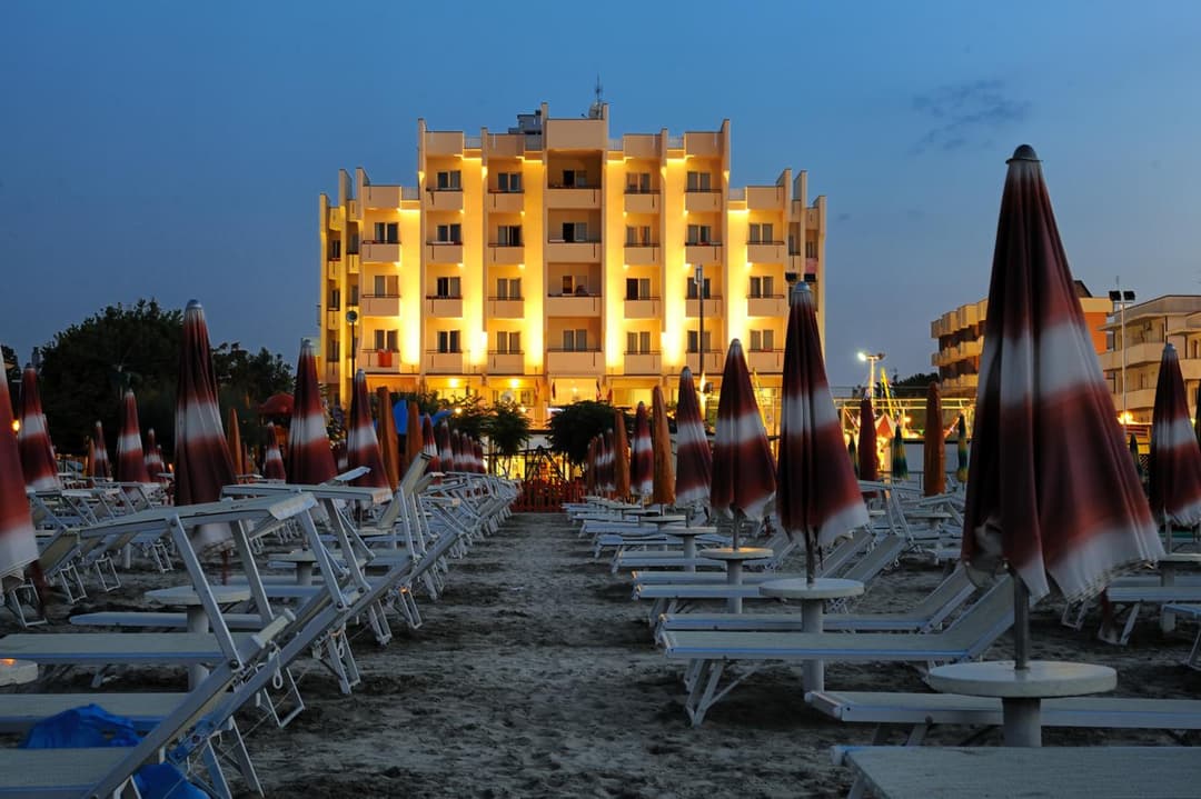 Hotel Life - Natural Style Rimini — photo 1 of 95