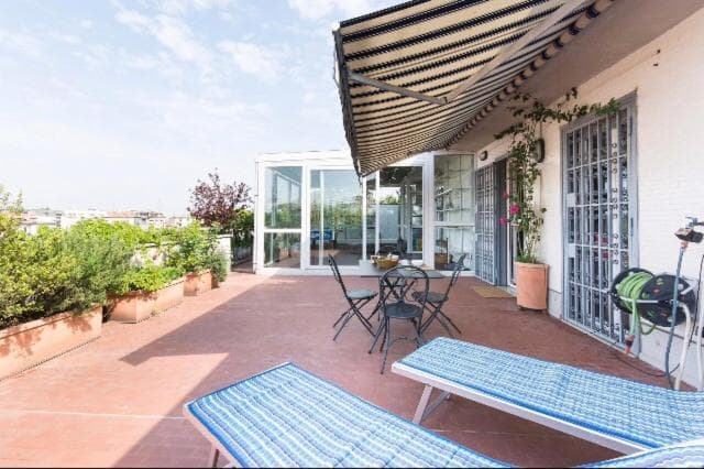 attico con terrazzo navigli bocconi - NavigliApartments — photo 1 of 30
