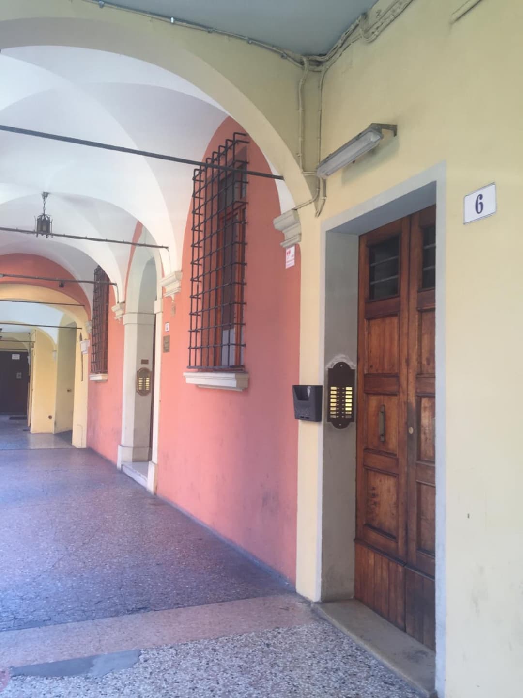 Portici di via Piella (monolocale) — photo 1 of 23