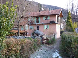 la vecchia casa rosa