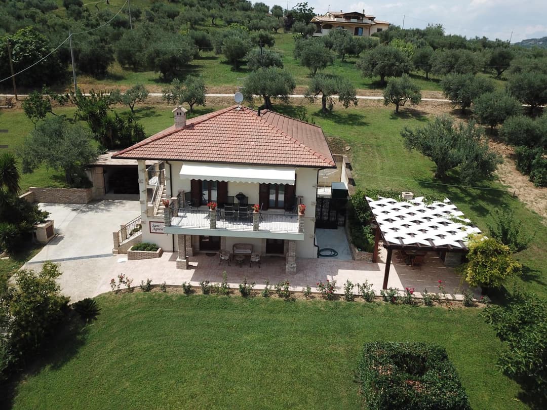 Tre Laghi Countryhouse Luminous with pool and aircon — photo 1 of 1