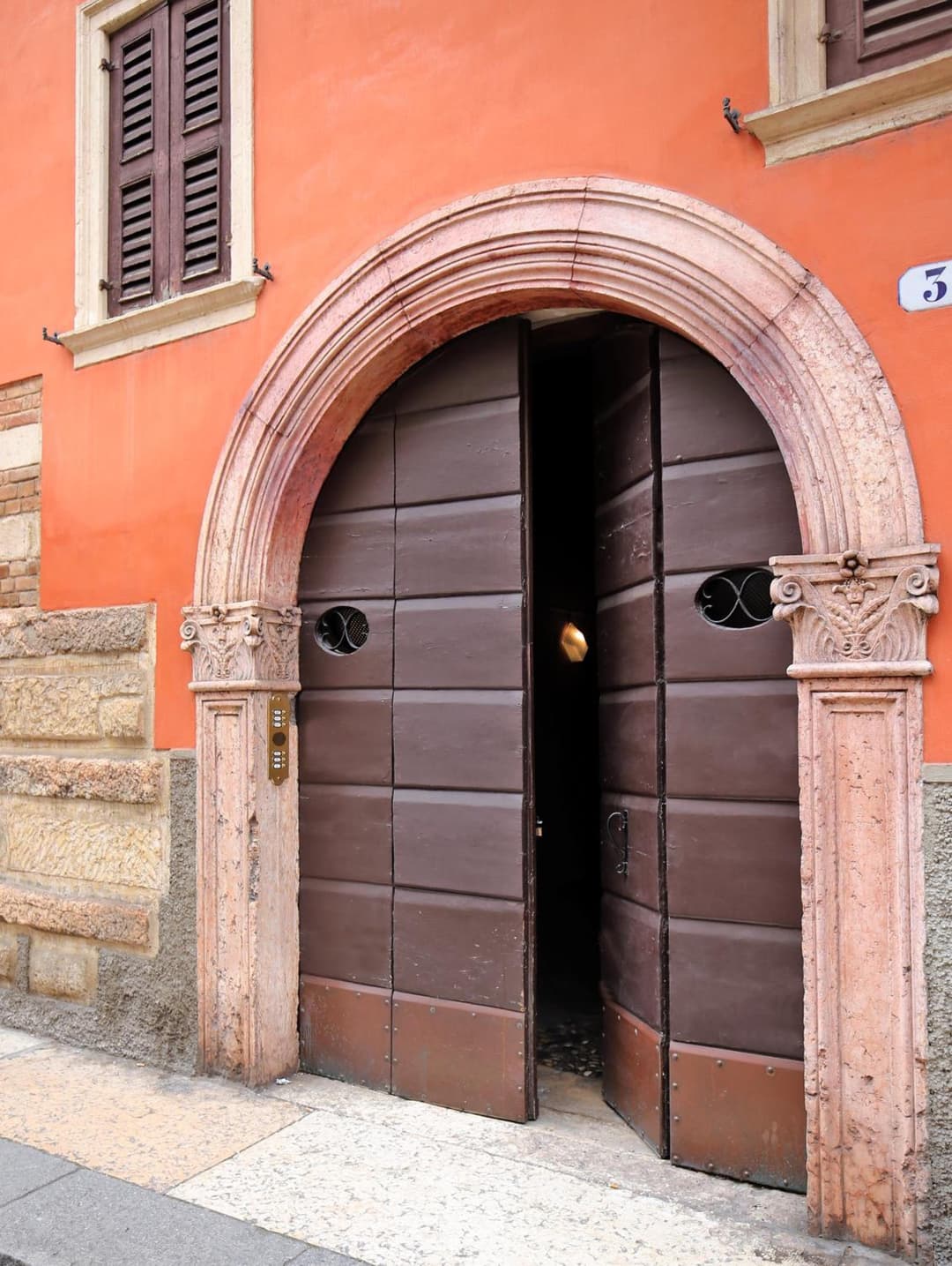 Boutique Apartments Verona — photo 1 of 61