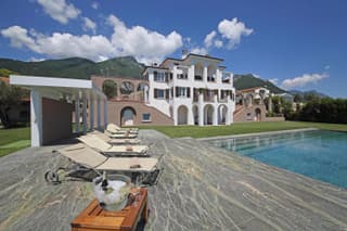 Le Selve Lake View Villas