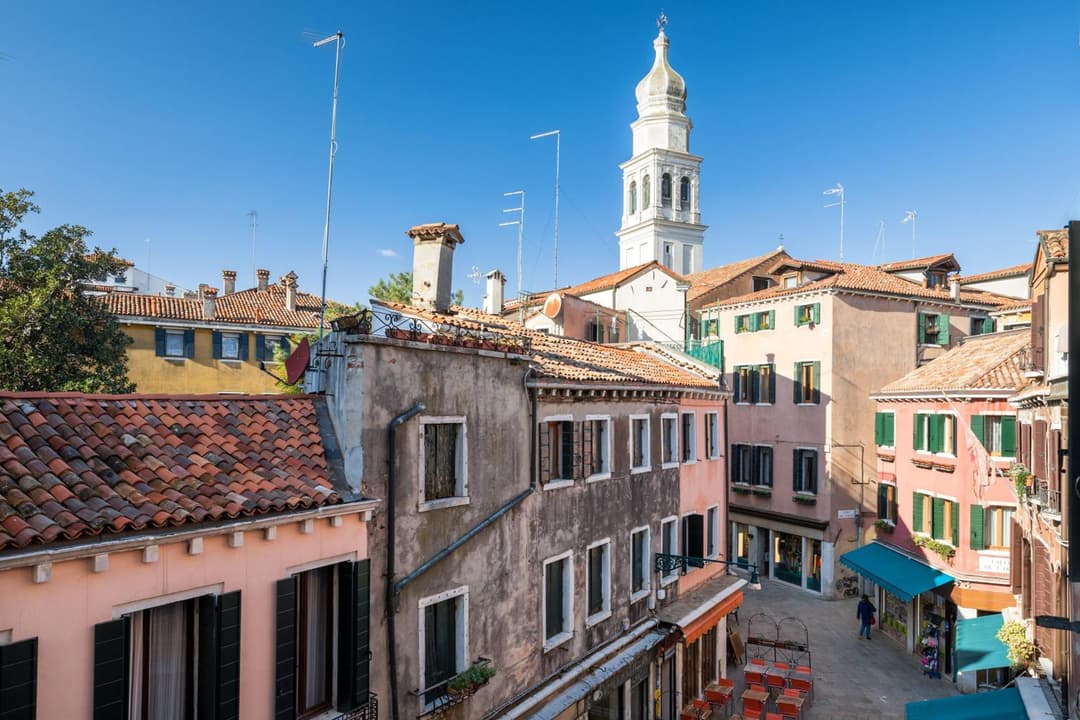 Biennale 1 & 2 , Elegant Apartments 15 min walk from St Marks Square- VHA Collection — photo 1 of 1