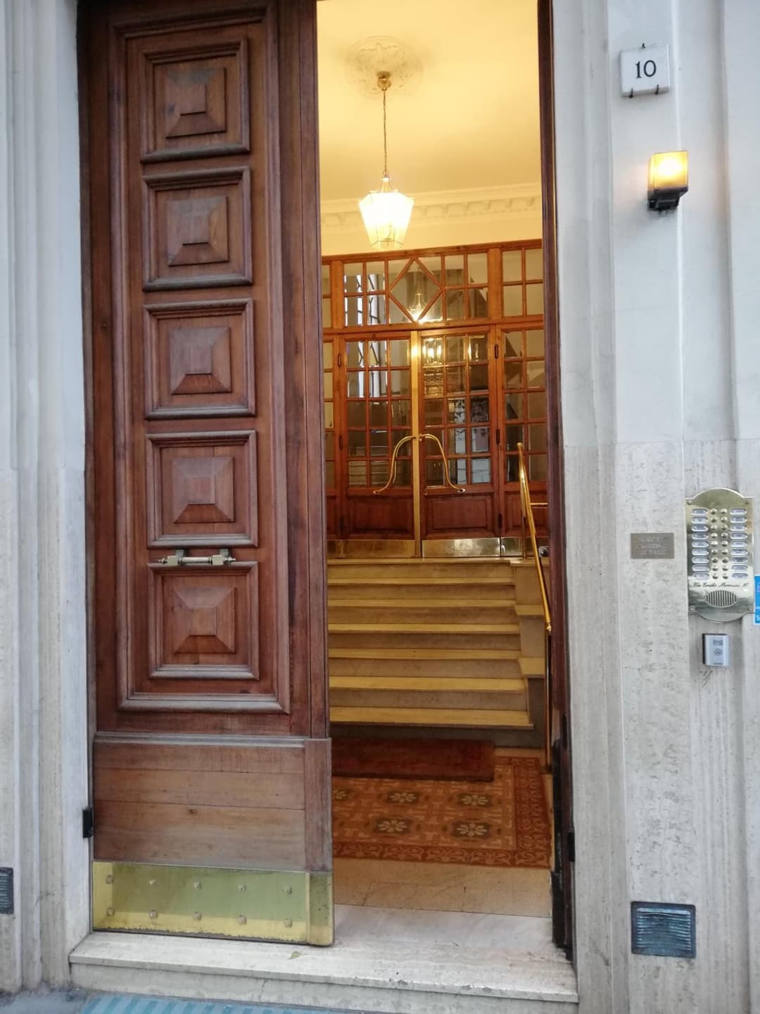 Landlord in Trastevere — photo 1 of 1