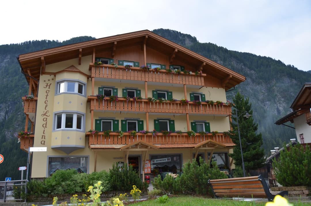 Hotel Ladina — photo 1 of 92