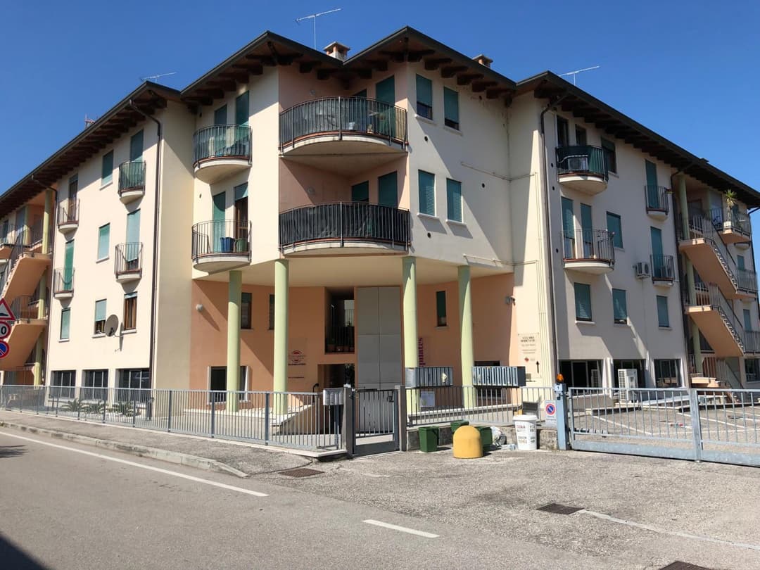 APPARTAMENTO PESCHIERA - zona Ospedale Pederzoli — photo 1 of 18