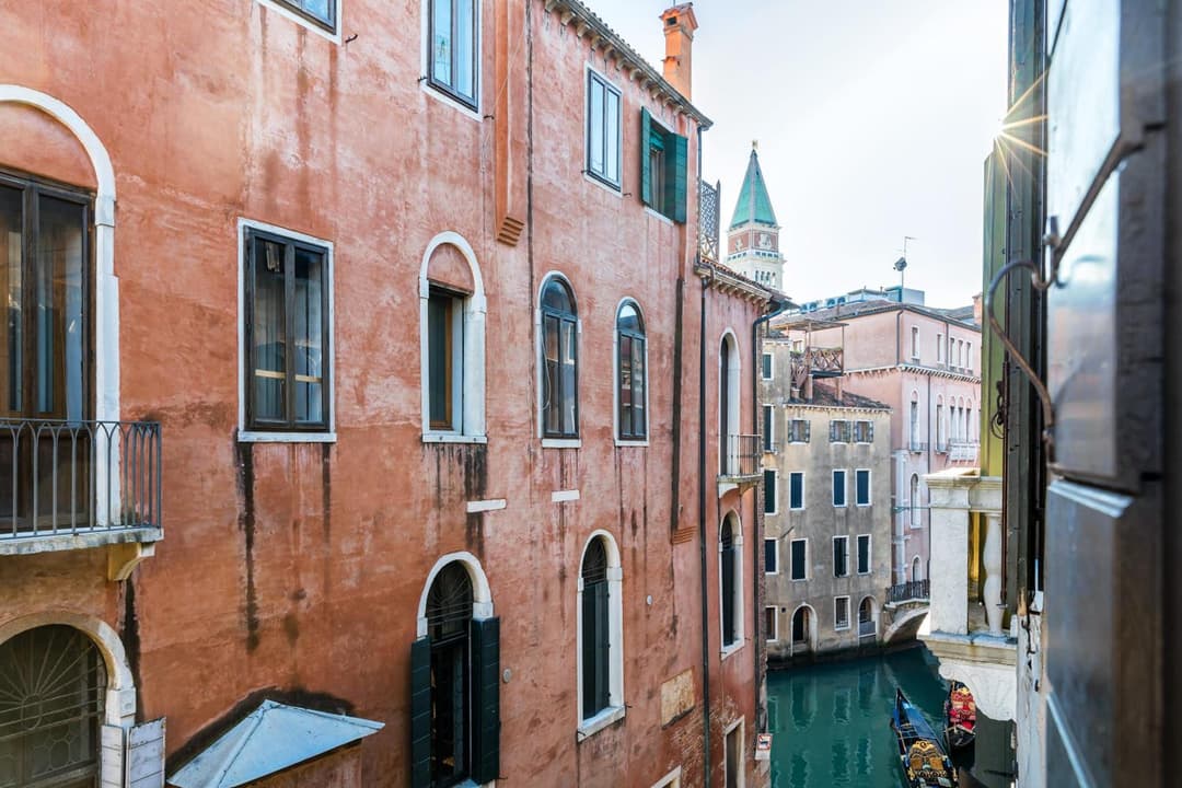 Luxury Venetian Rooms — photo 1 of 1