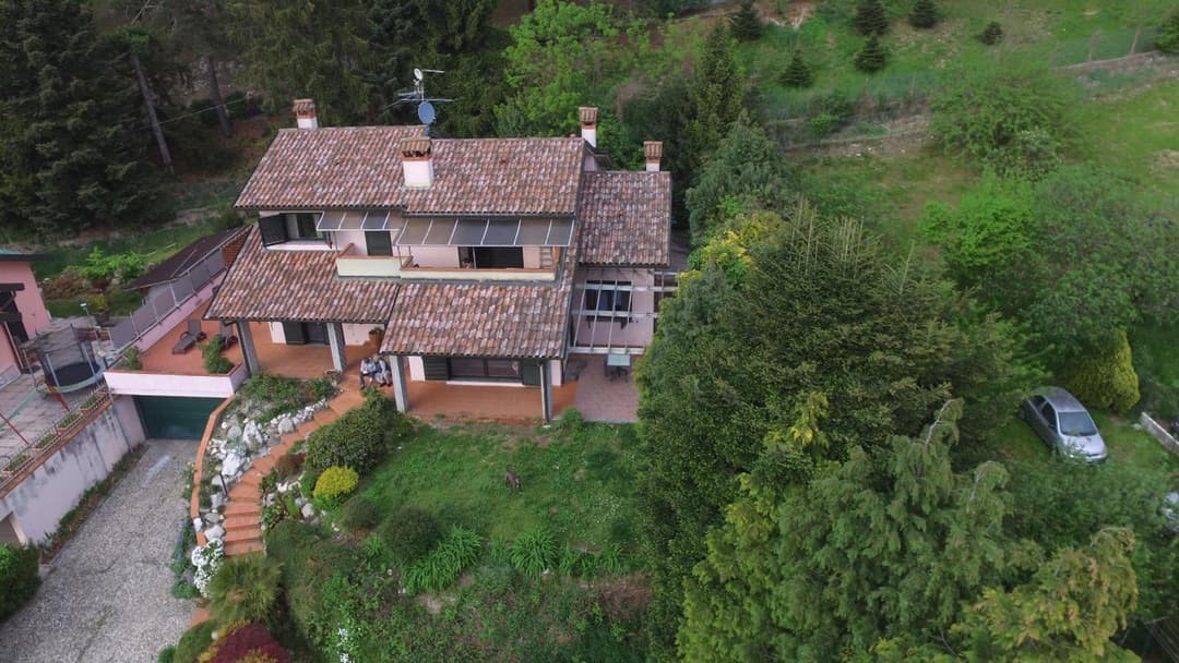 Villa Buzzi — photo 1 of 44
