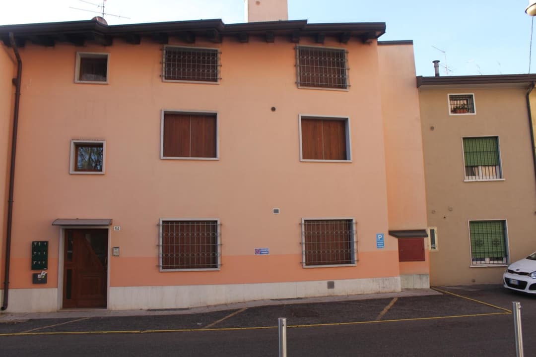 Richi Rent 01 — photo 1 of 1