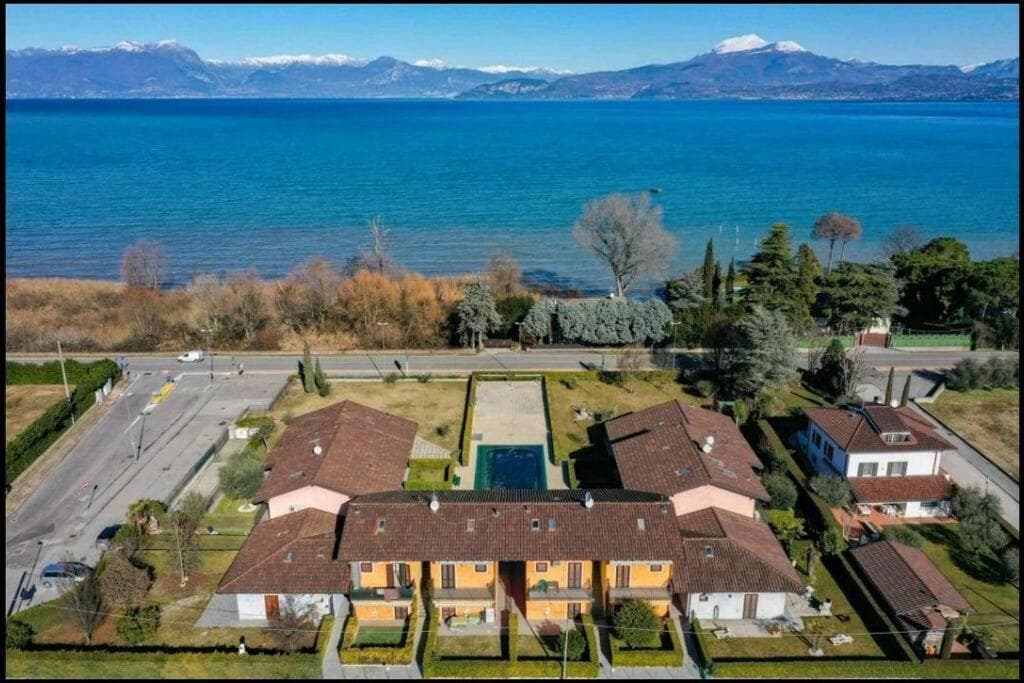 Casa Maganda vista lago tra Peschiera del Garda e Sirmione — photo 1 of 1