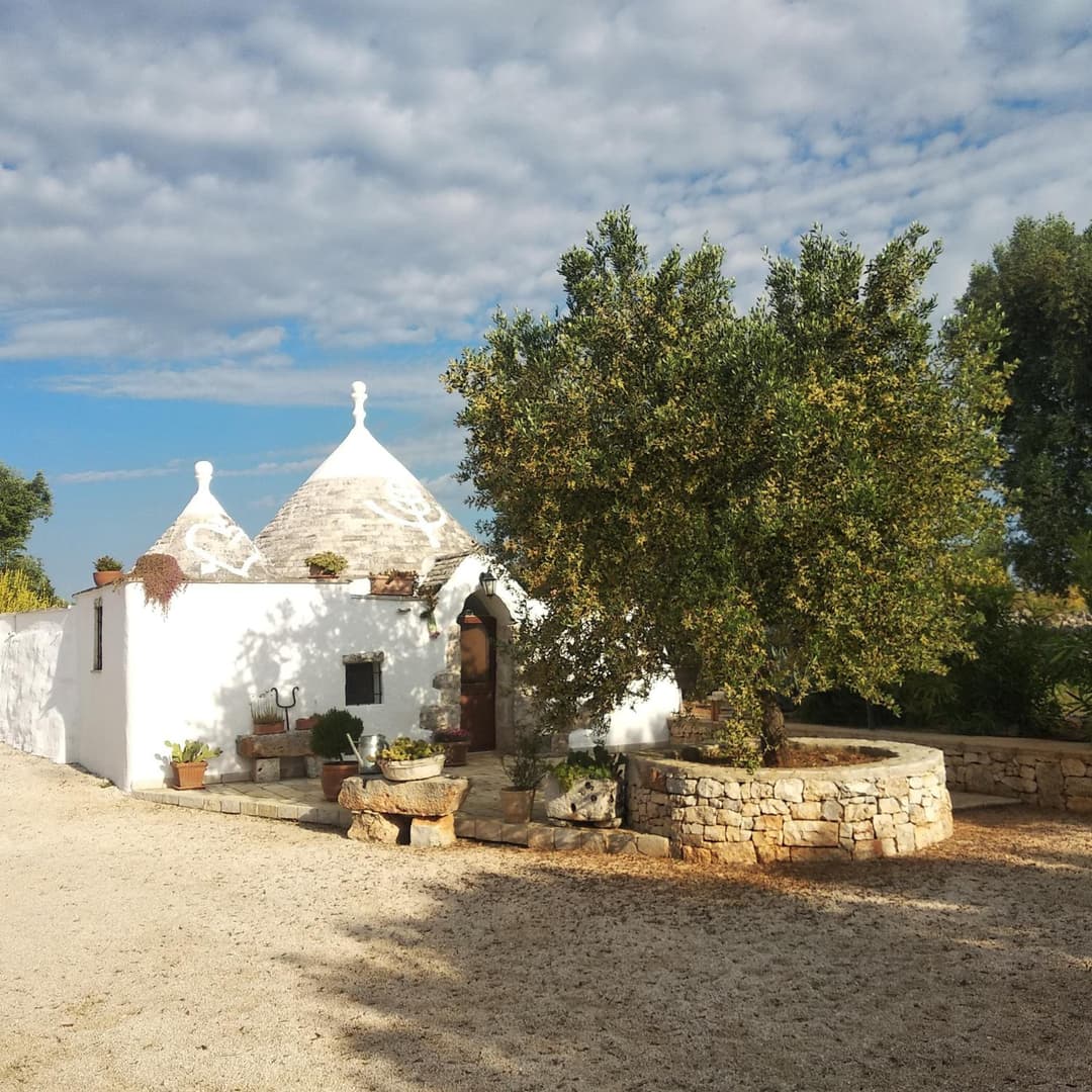 Piccolo Trullo Ostunese Le Jardin de Sophie' Centre de massage holistique — photo 1 of 1