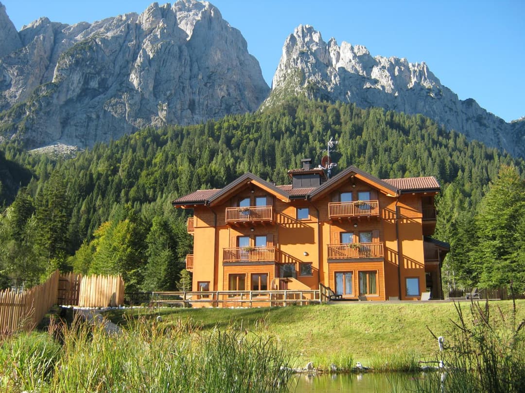 Hotel Chalet Giasenei — photo 1 of 98