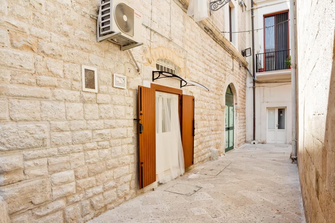 GuestHost - San Nicola Casa Clemente Apartment — photo 1 of 1