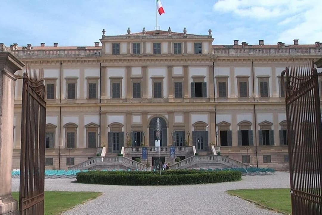APPARTAMENTO AMPIO E INDIPENDENTE Con VISTA GIARDINO — photo 1 of 42