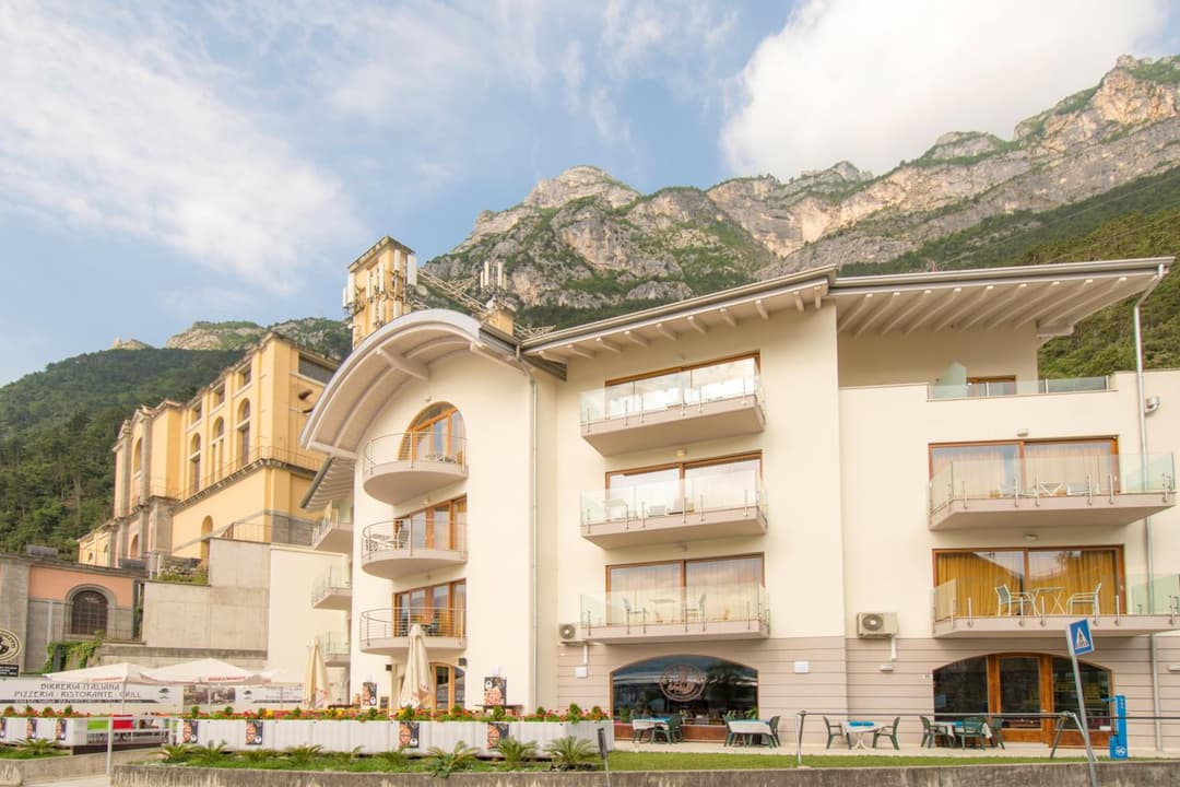Exclusive Suites Riva — photo 1 of 60