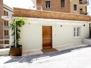 Gallery House