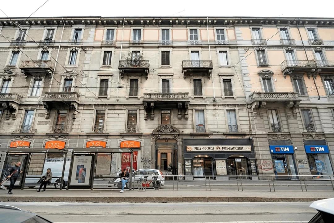 GuestHost - Isola View Renovated Apartment — photo 1 of 1