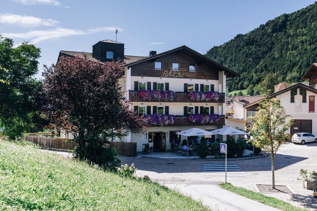 Hotel Schönwies — photo 1 of 53