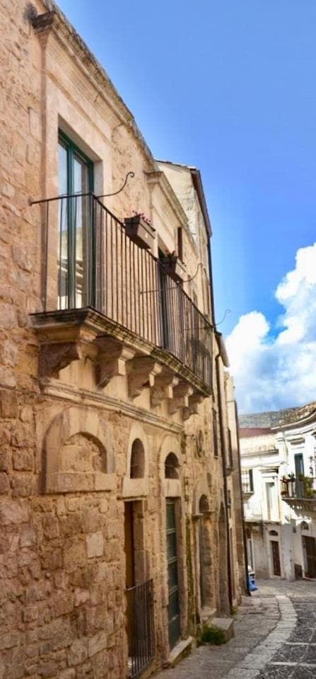 PIETRAVIVA — photo 1 of 1