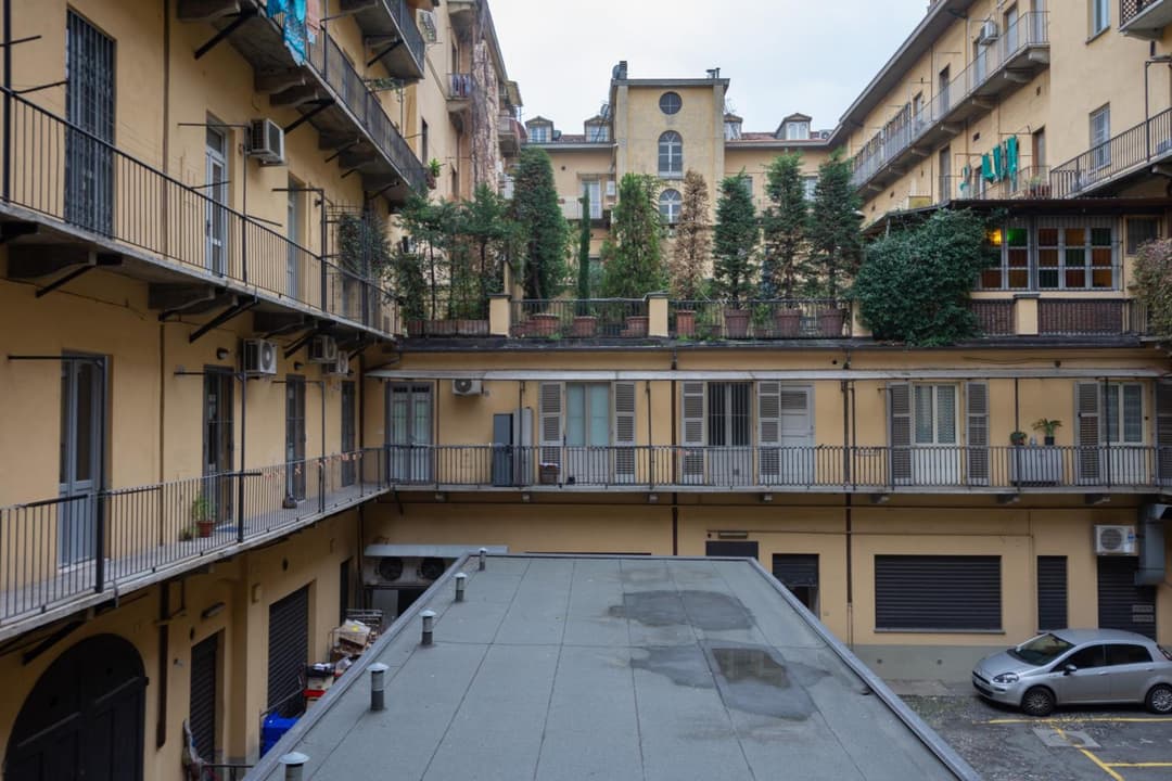 GuestHost - Porta Susa Elegant & Design Apartment — photo 1 of 38