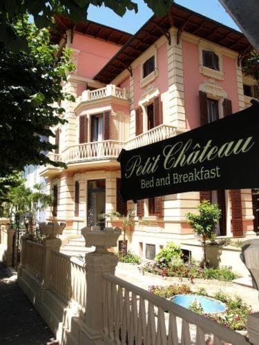 Petit Chateau — photo 1 of 1