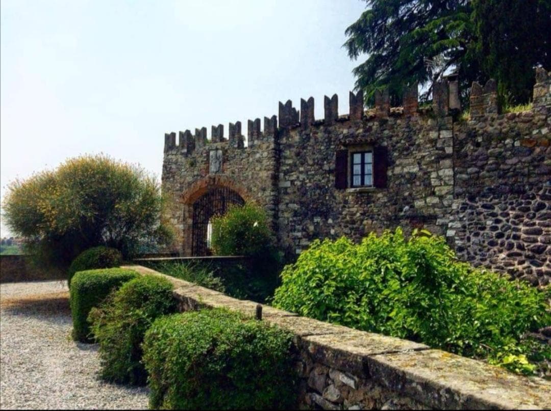 Franciacorta flat & bollicine — photo 1 of 27