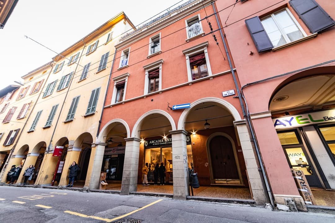 Morgana sotto le torri CENTRO STORICO — photo 1 of 1