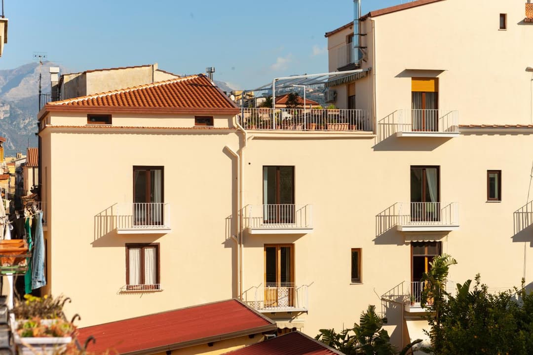 SorrentoVibes - Luxury Four Bedroom Home — photo 1 of 1