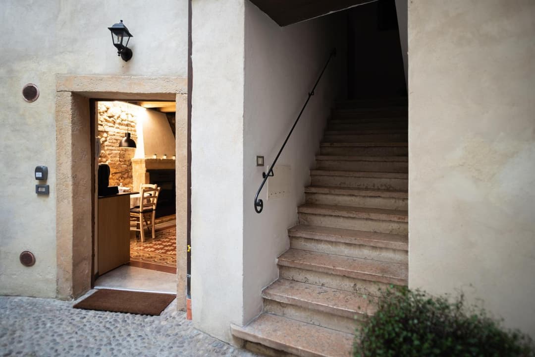 BECKET VERONA FLAT — photo 1 of 1