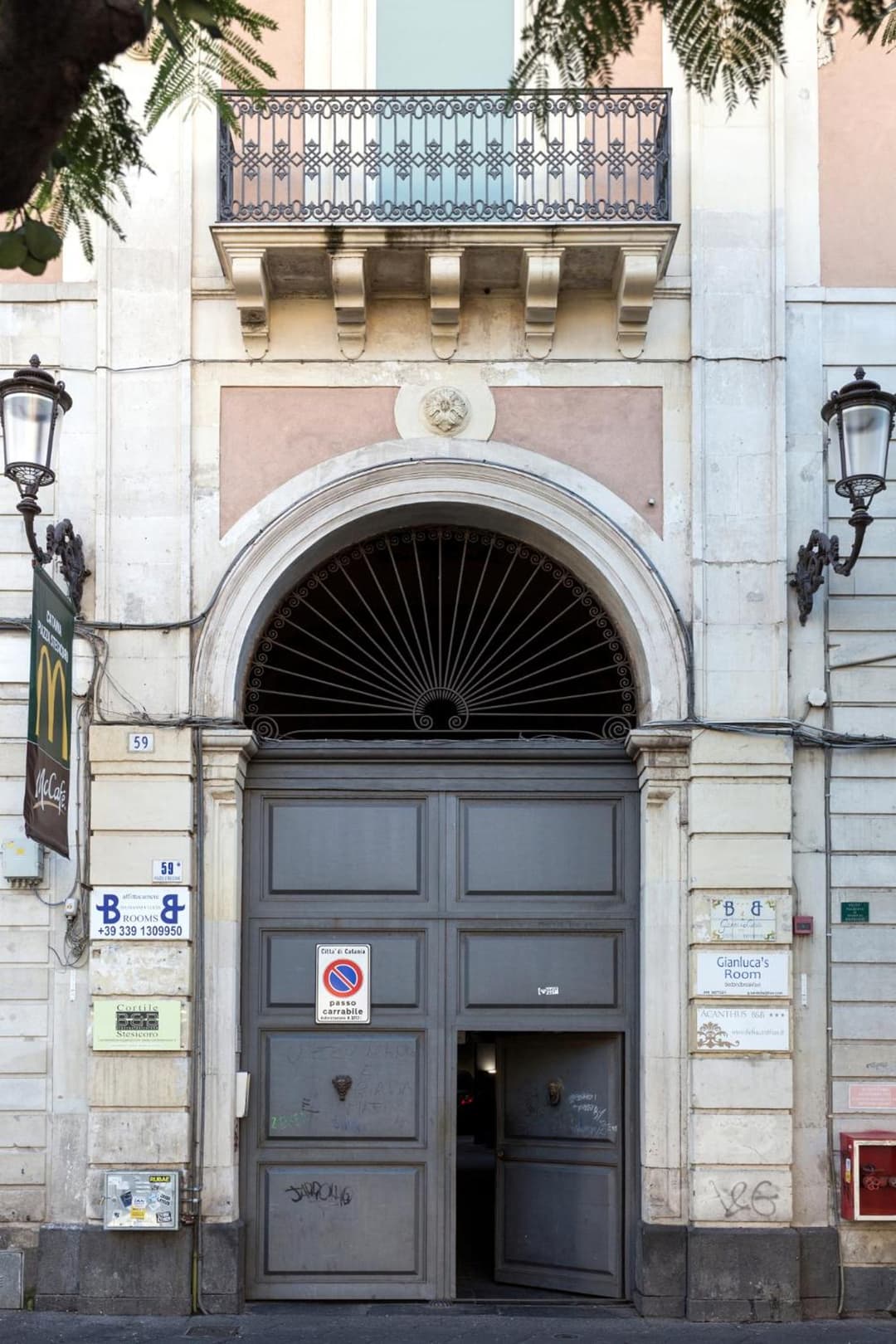 Da Gianni e Lucia Rooms with bathroom in the city center — photo 1 of 1