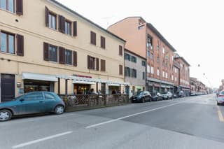 GuestHost - Ariostea University Duplex Apartment