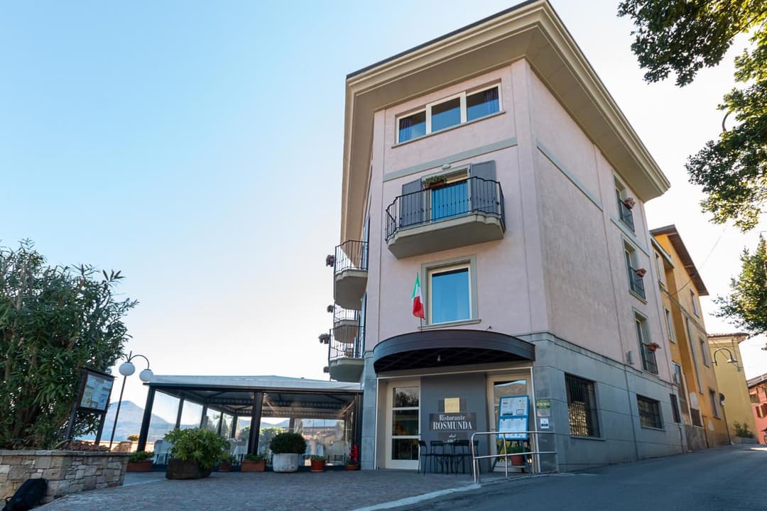 Locanda del Lago Rosmunda — photo 1 of 152