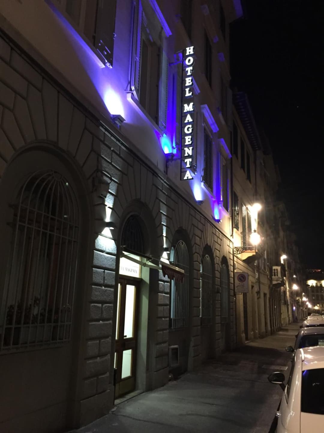 Hotel Magenta — photo 1 of 38