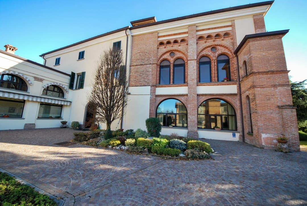 Villa Santa Maria dell'Arco - Centro Oreb — photo 1 of 56