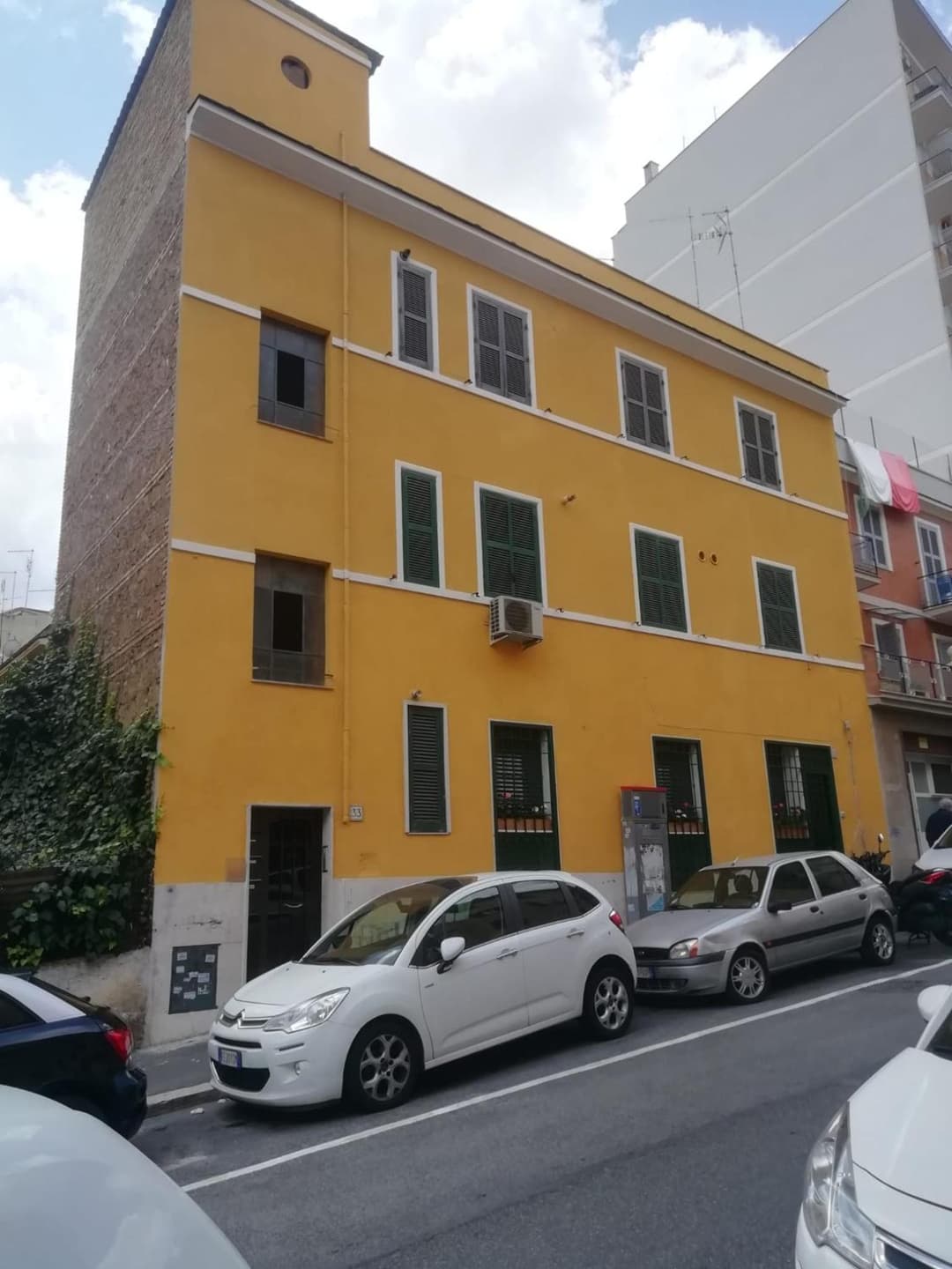 Apartment Urbino 33 — photo 1 of 20