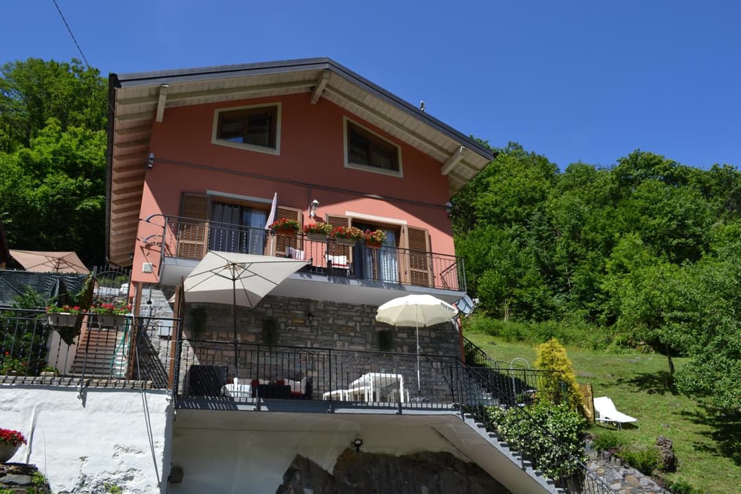 CASA ELISA — photo 1 of 39