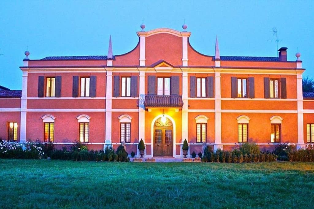 Villa Contessa Massari Ferrara — photo 1 of 1