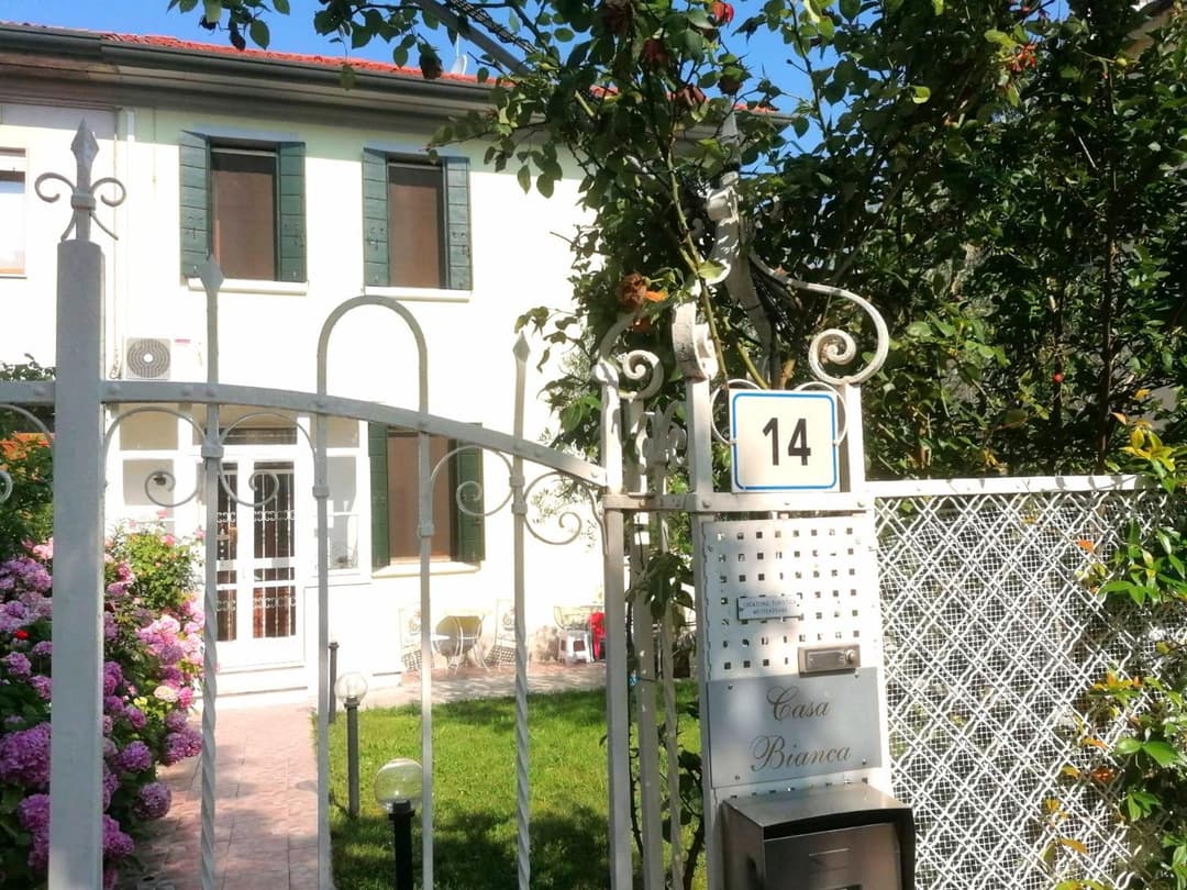 Casa Bianca — photo 1 of 42