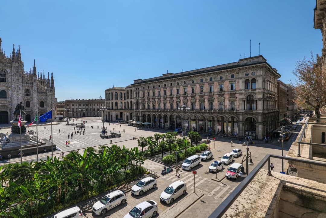 Duomo Cathedral View - Luxury Apartment — photo 1 of 1