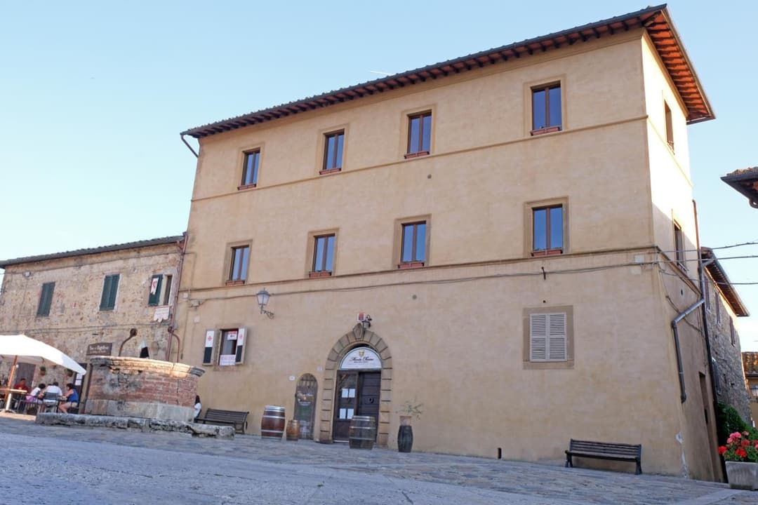 Rooms and Wine al Castello — photo 1 of 1